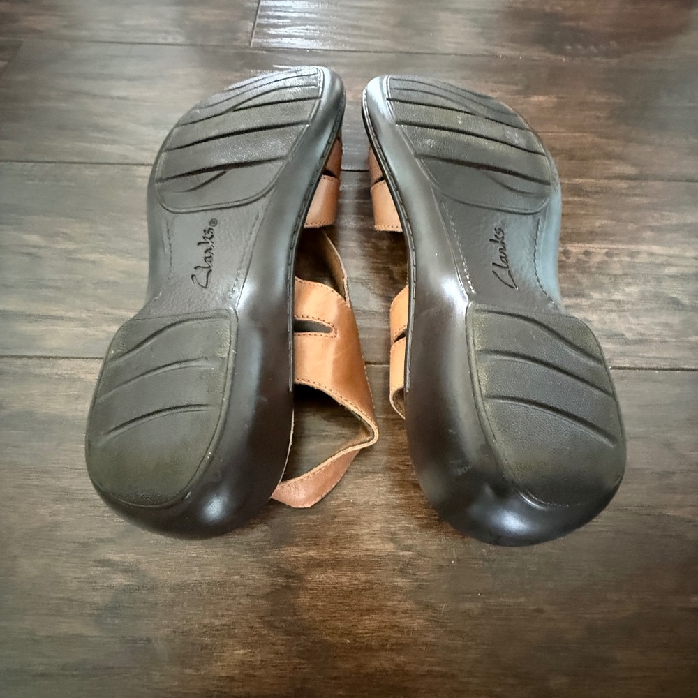 Clarks Bendables Leather Sandals Tan Closed Toe Size 9 - Picture 10 of 13